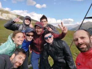 Isovalent team photo on a mountain